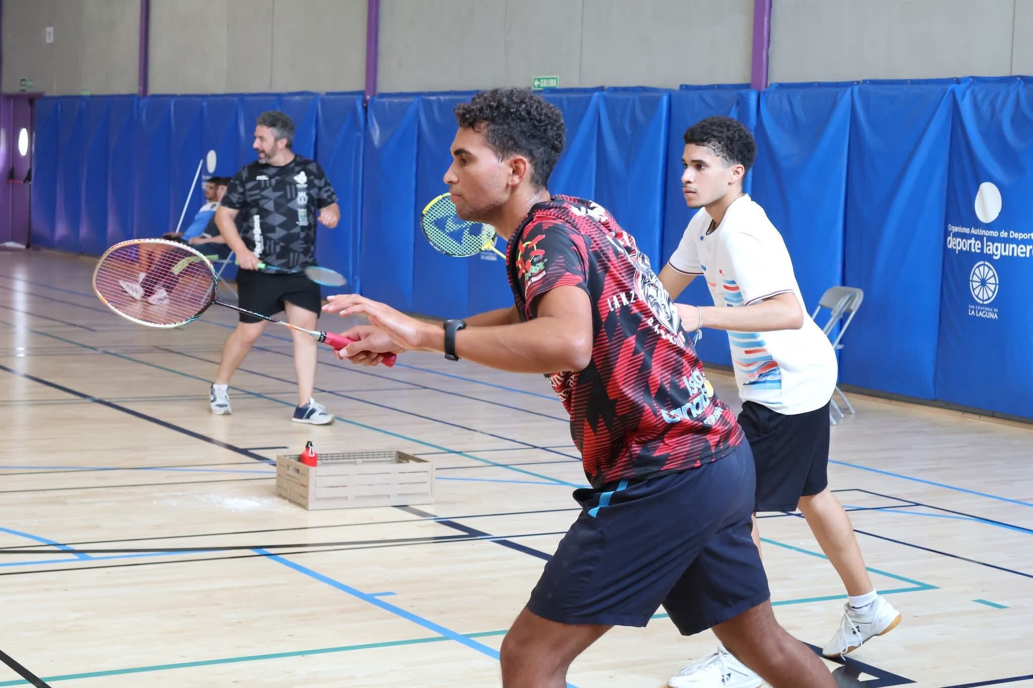 Jugadores del Auria Bádminton Club en el Campeonato de Canarias.