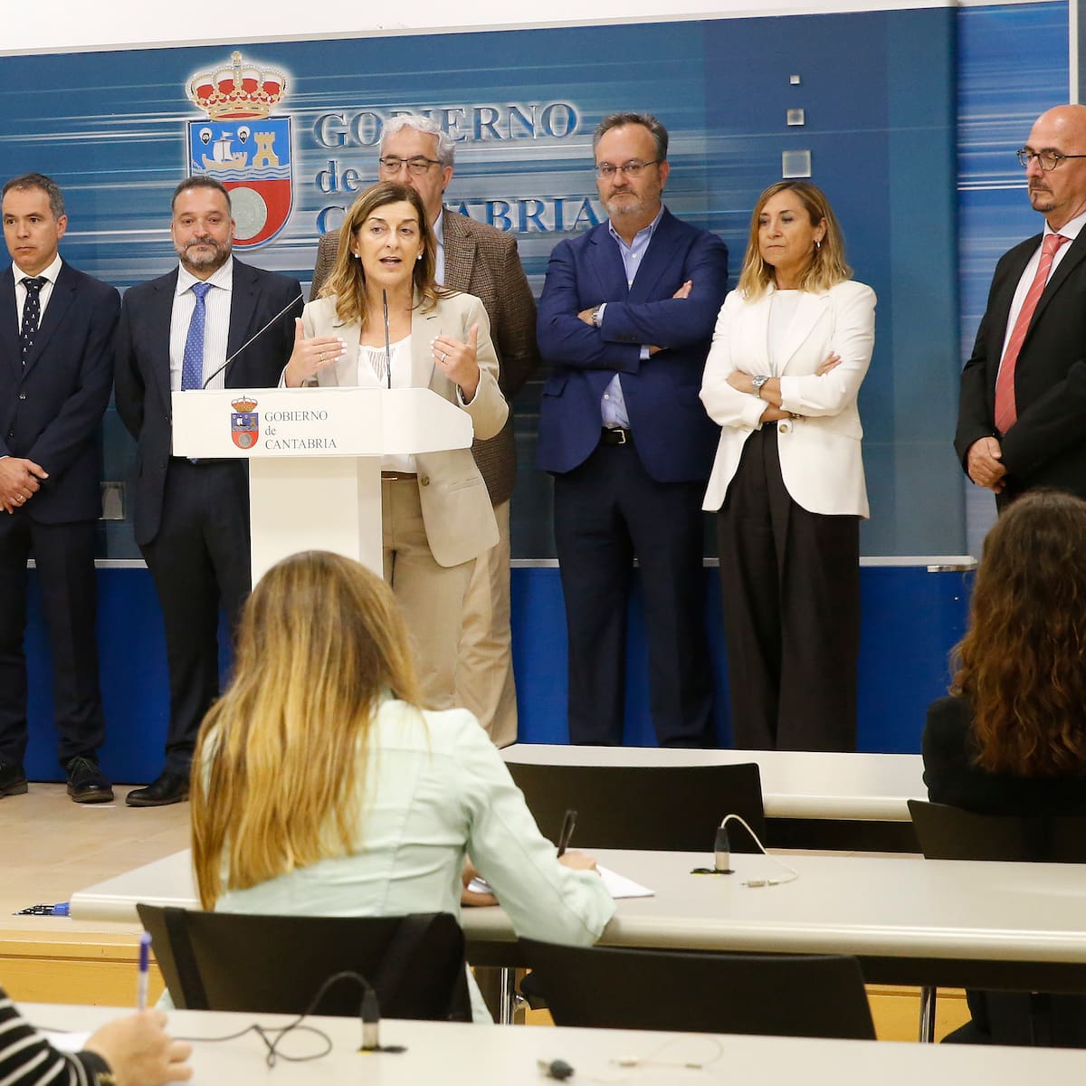 La sectorial de Sanidad aprueba la subida salarial de 400 euros para los médicos y 220 para las enfermeras de Cantabria