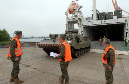 desembarco del operativo español en Letonia