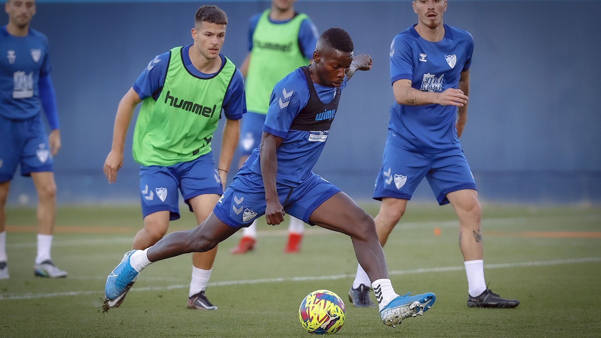El Málaga volvió este viernes a los entrenamientos con las bajas de Unai Bustinza y Andrés Caro