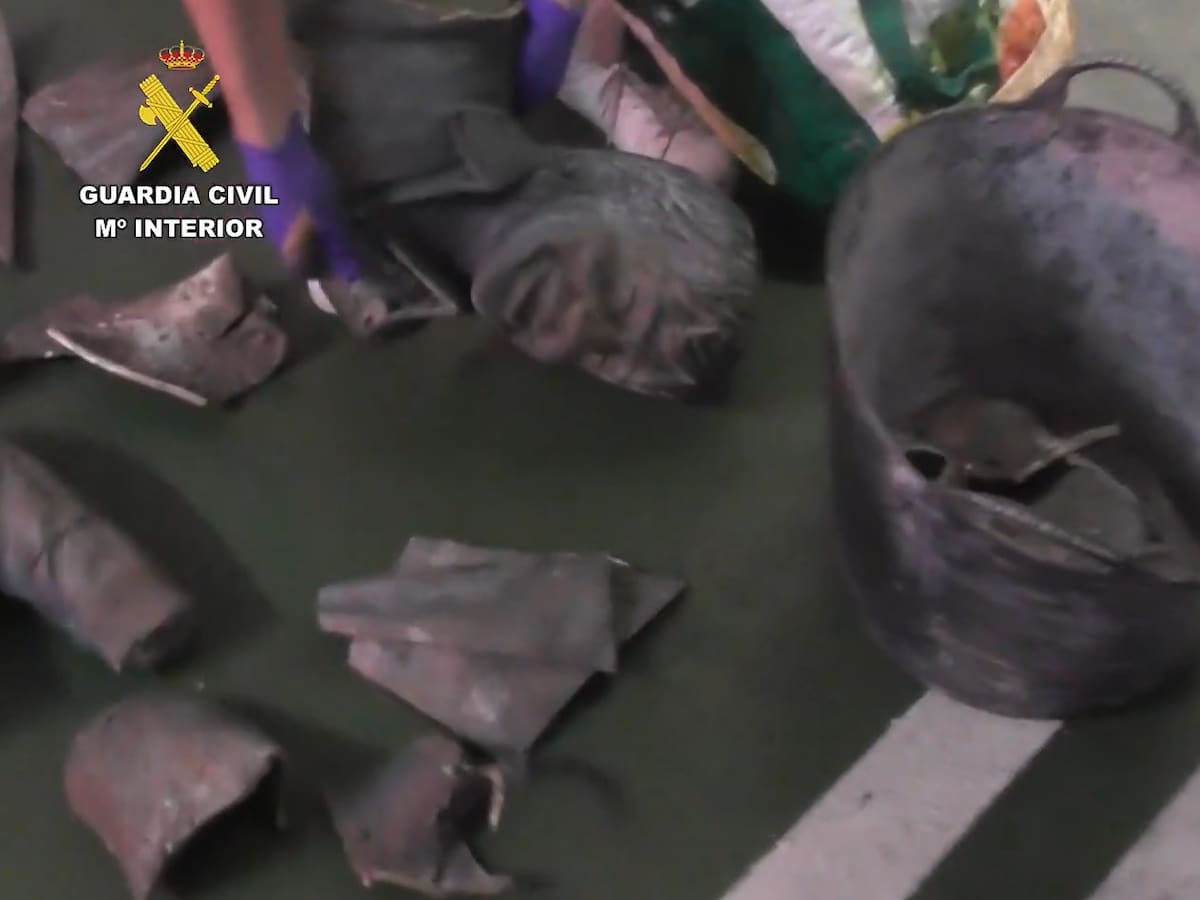 La Guardia Civil localiza troceada, para su venta, la estatua de 'Seve' Ballesteros y detiene a un hombre por su robo