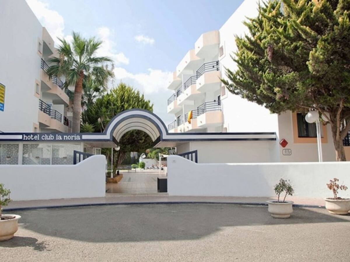 El 64% de las personas que están en el hotel puente de Ibiza son españoles e ingleses