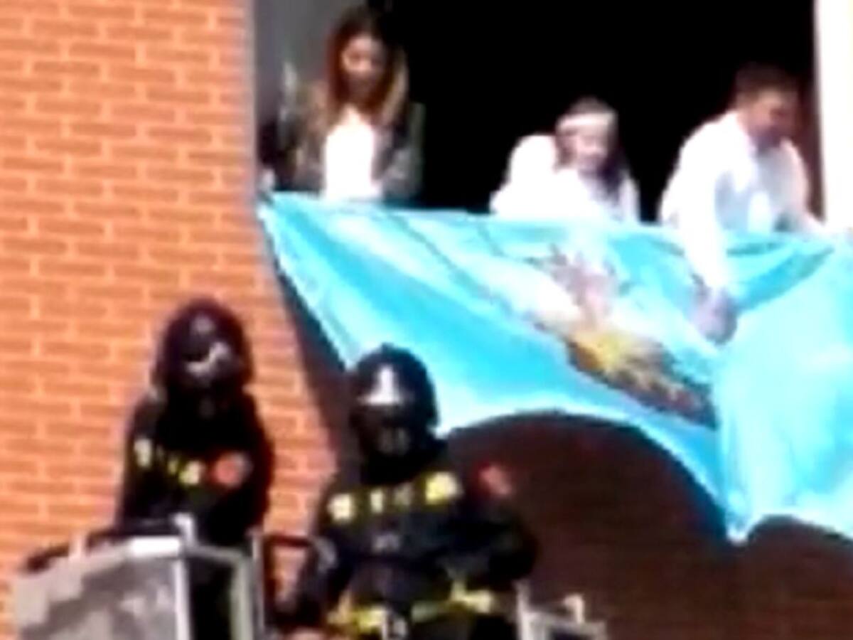 Aplausos y campanas por la Resurrección