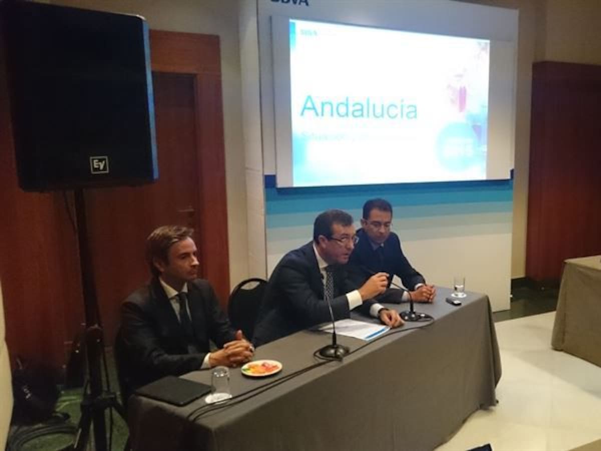 La economía andaluza crecerá el 3% con 200.000 nuevos ocupados a finales de 2016