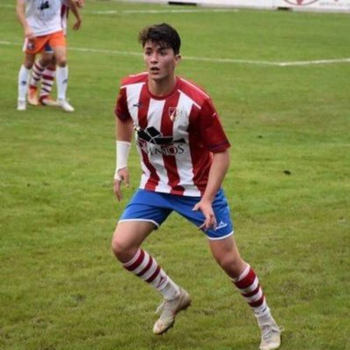 La UD Barbastro renueva a Ojeda y se hace con Lantaron y Gulias