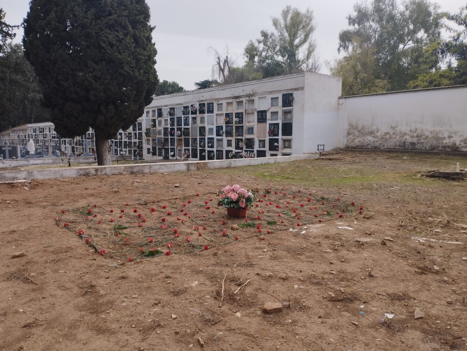 Situación del cuadro de la Virgen de los Dolores, donde se encuentra una de las fosas de víctimas de la represión franquista en La Salud.