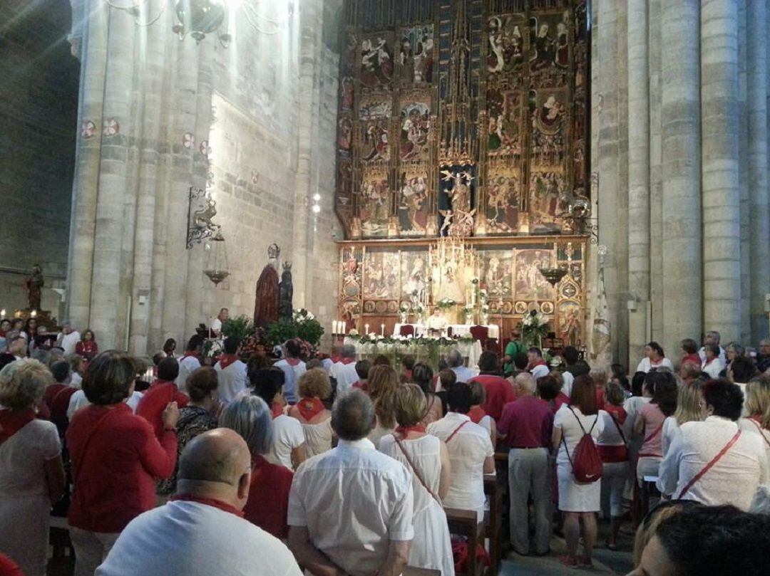 Misa en honor a Santa Ana en la catedral de Tudela