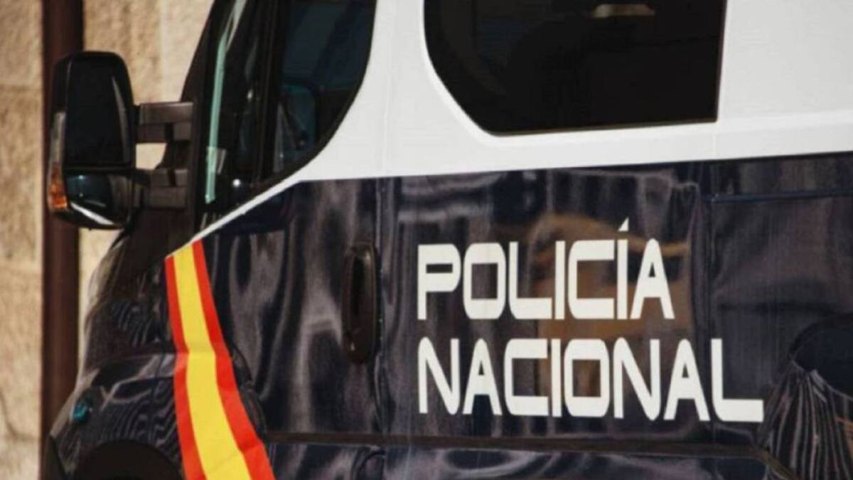 Tres detenidos en Móstoles por estafar 34.000 euros a una mujer haciéndose pasar por libreros