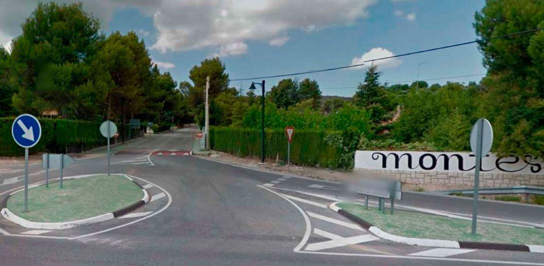 Imagen de la entrada a la urbanización de Montesol, en Alcoy.