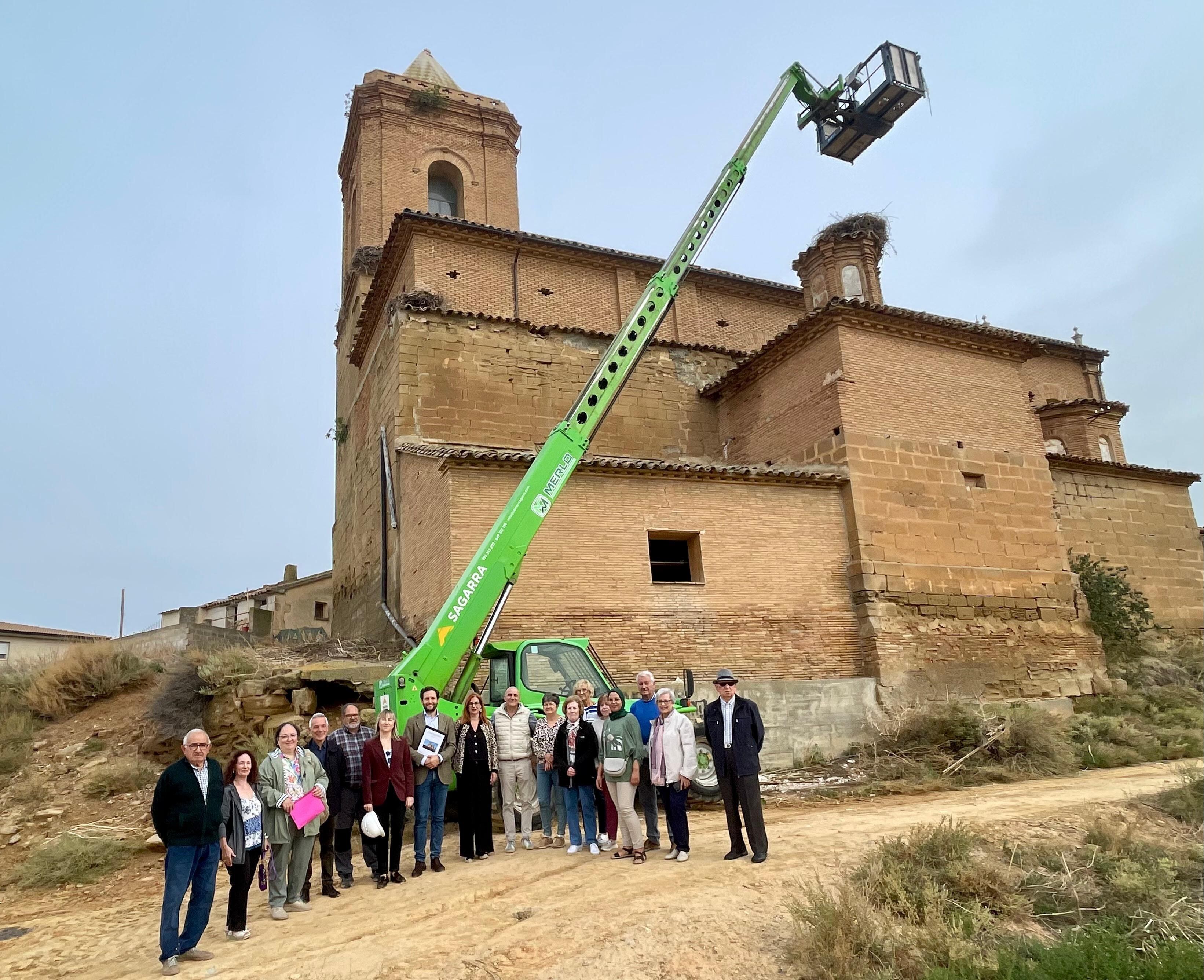 Foto de familia de las personas que han participado en la visita. Foto: Ayto. de Monzón