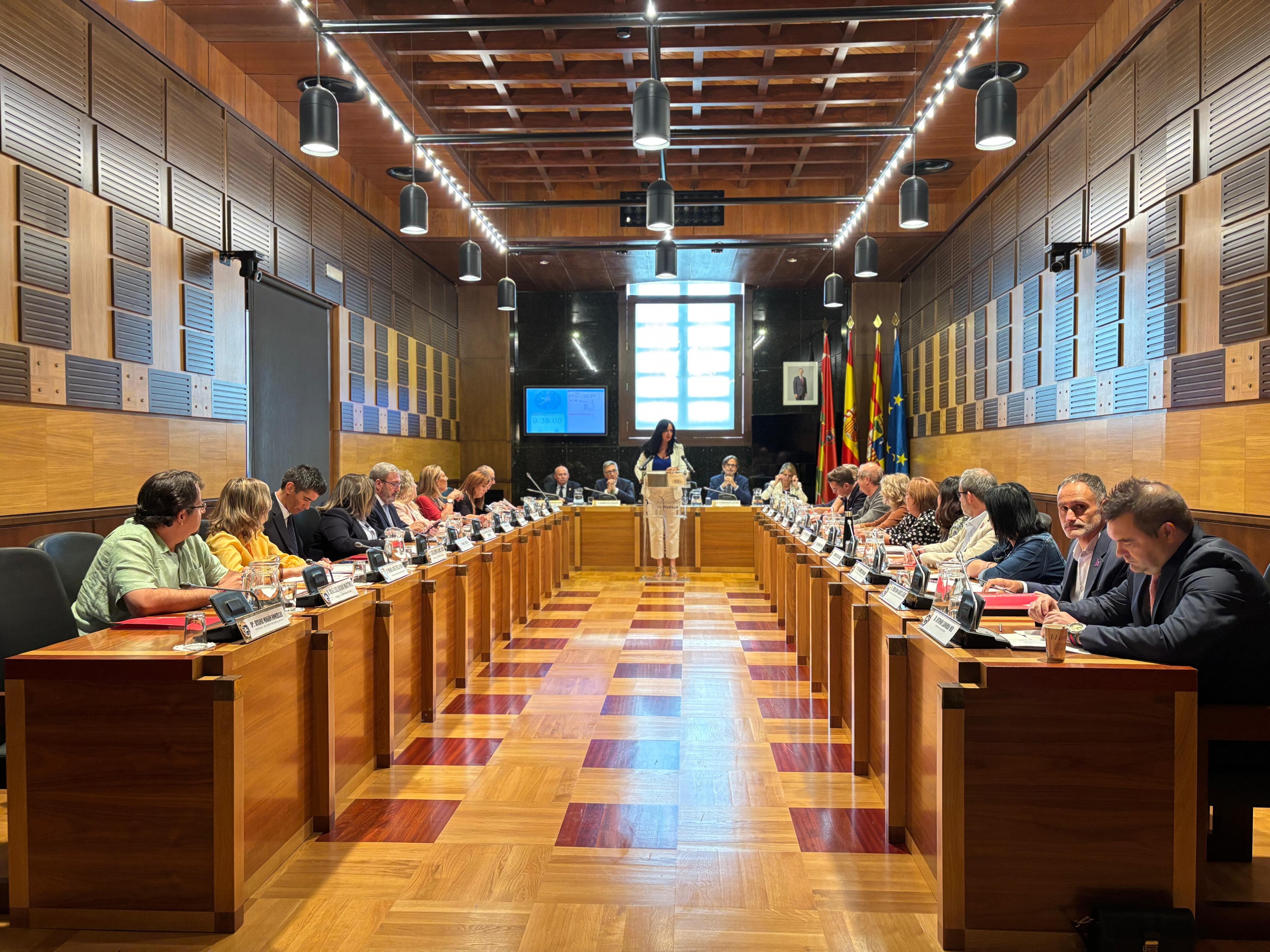 Lorena Ordunda durante su participación en el debate por el estado de la ciudad
