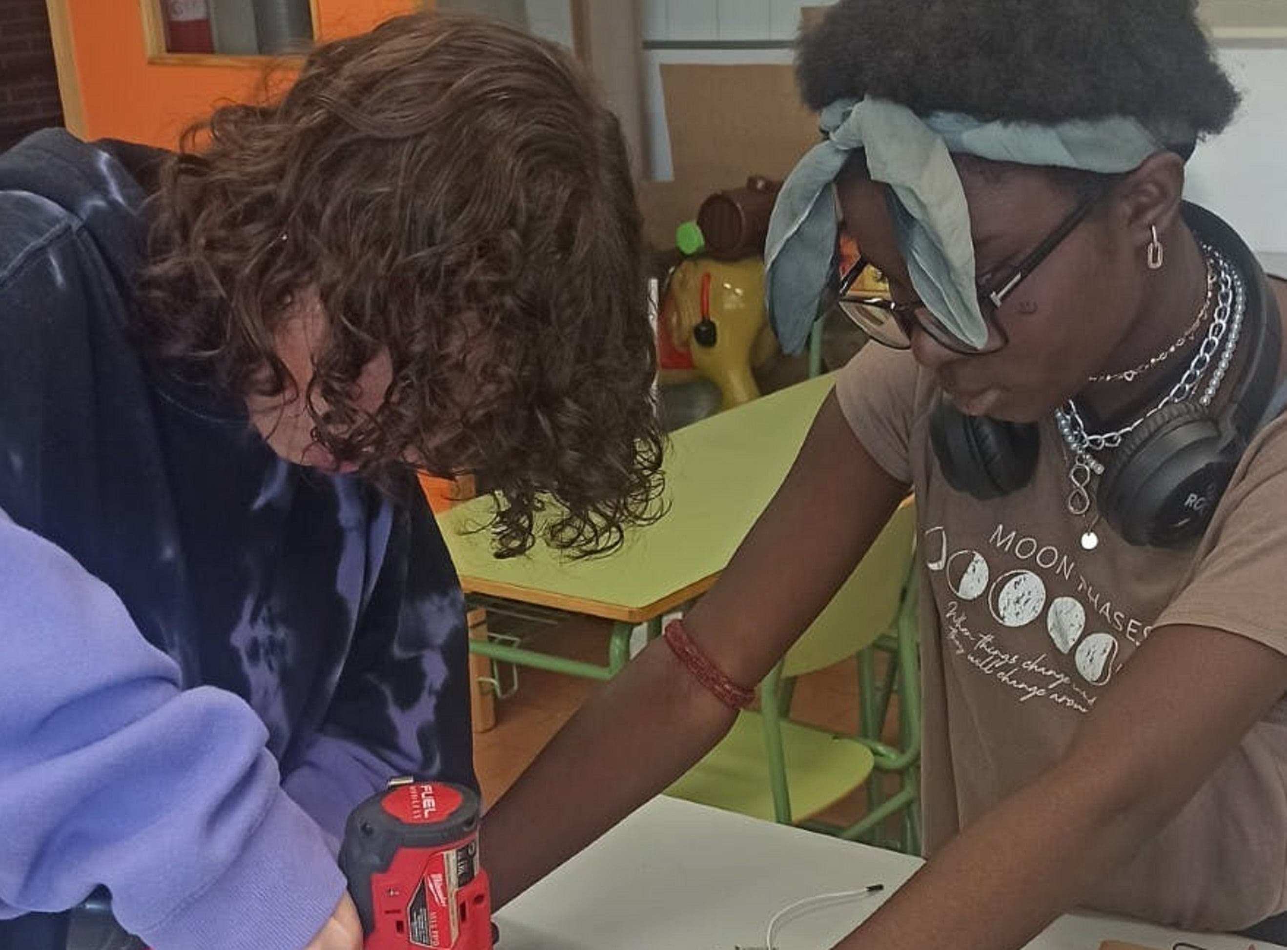 Dos alumnas del CIFP Camino de la Miranda ganan el concurso RedeSTEAM