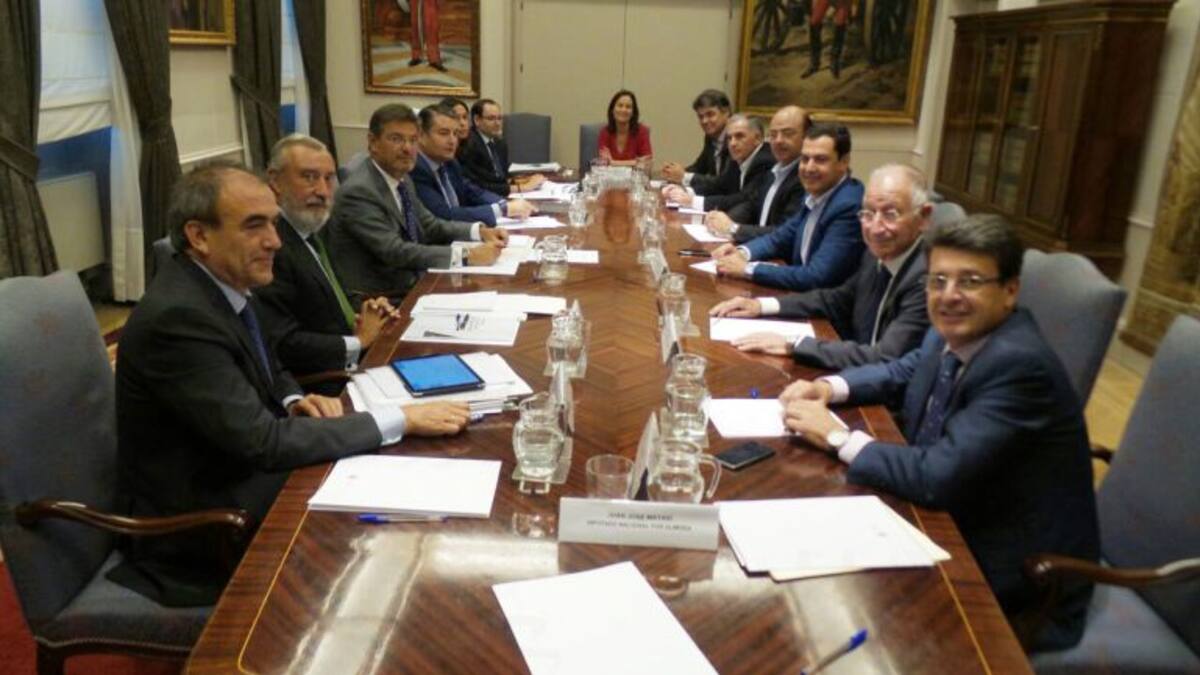 El PP intenta forzar una solución para el AVE pero advierte de nuevas dilaciones