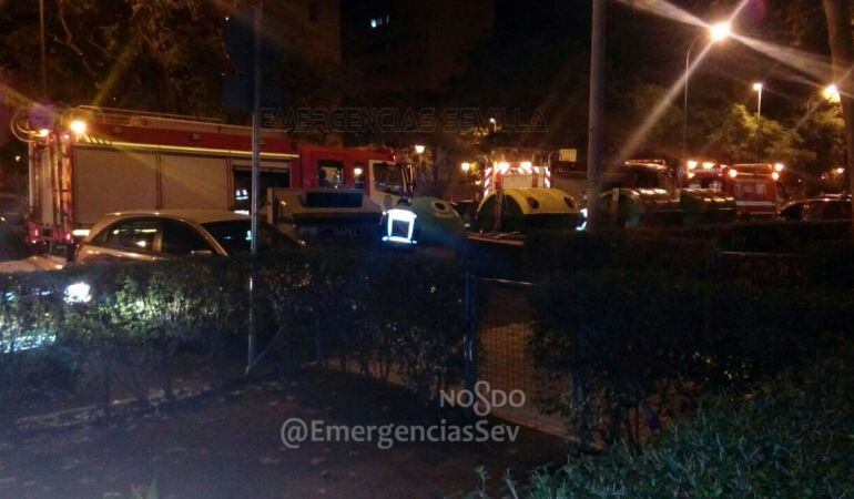 Hasta cinco dotaciones de Bomberos acudieron a la calle Antonio Maura Montaner