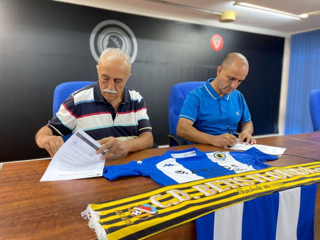 Antonio Alberola, patrono del Hércules, y Nino Juan Serrano, Betis Florida, presidente