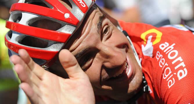 Juan José Cobo, 'el Bisonte', sonríe al conseguir tras ganar la Vuelta