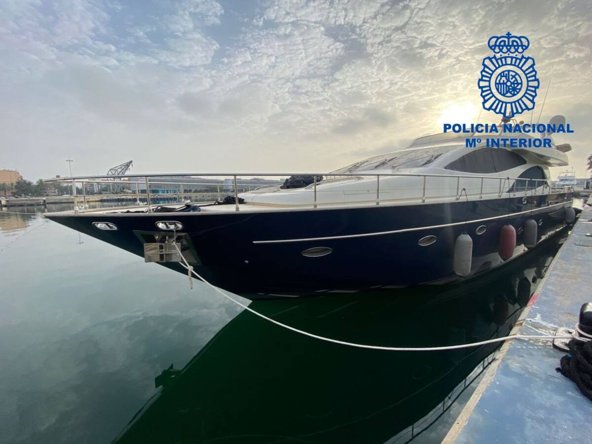 Sorprendido "in fraganti" después de robar un yate en el puerto de València para marcharse a Ibiza