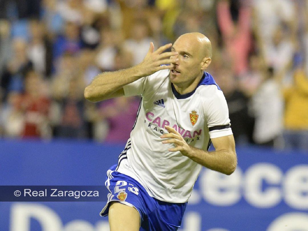 Toquero celebra un gol en la Romareda