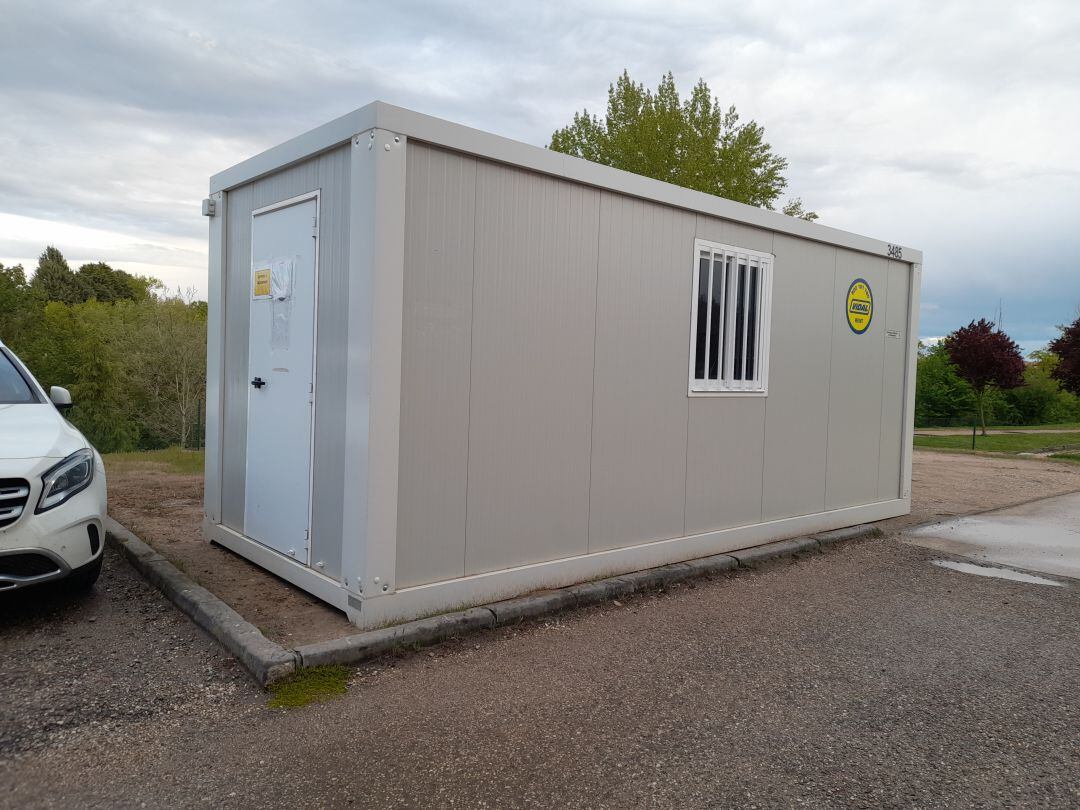 Barracón que será a partir de ahora el lugar de espera y descanso de los técnicos de transporte de Emergencias Sanitarias