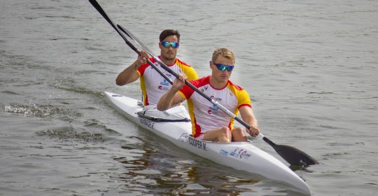 Marcus Cooper y Rodrigo Germade, poco antes de iniciar la prueba en la República Checa