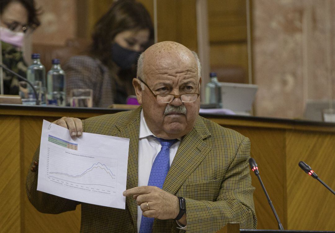 El consejero Jesús Aguirre durante su comparecencia en el parlamento 