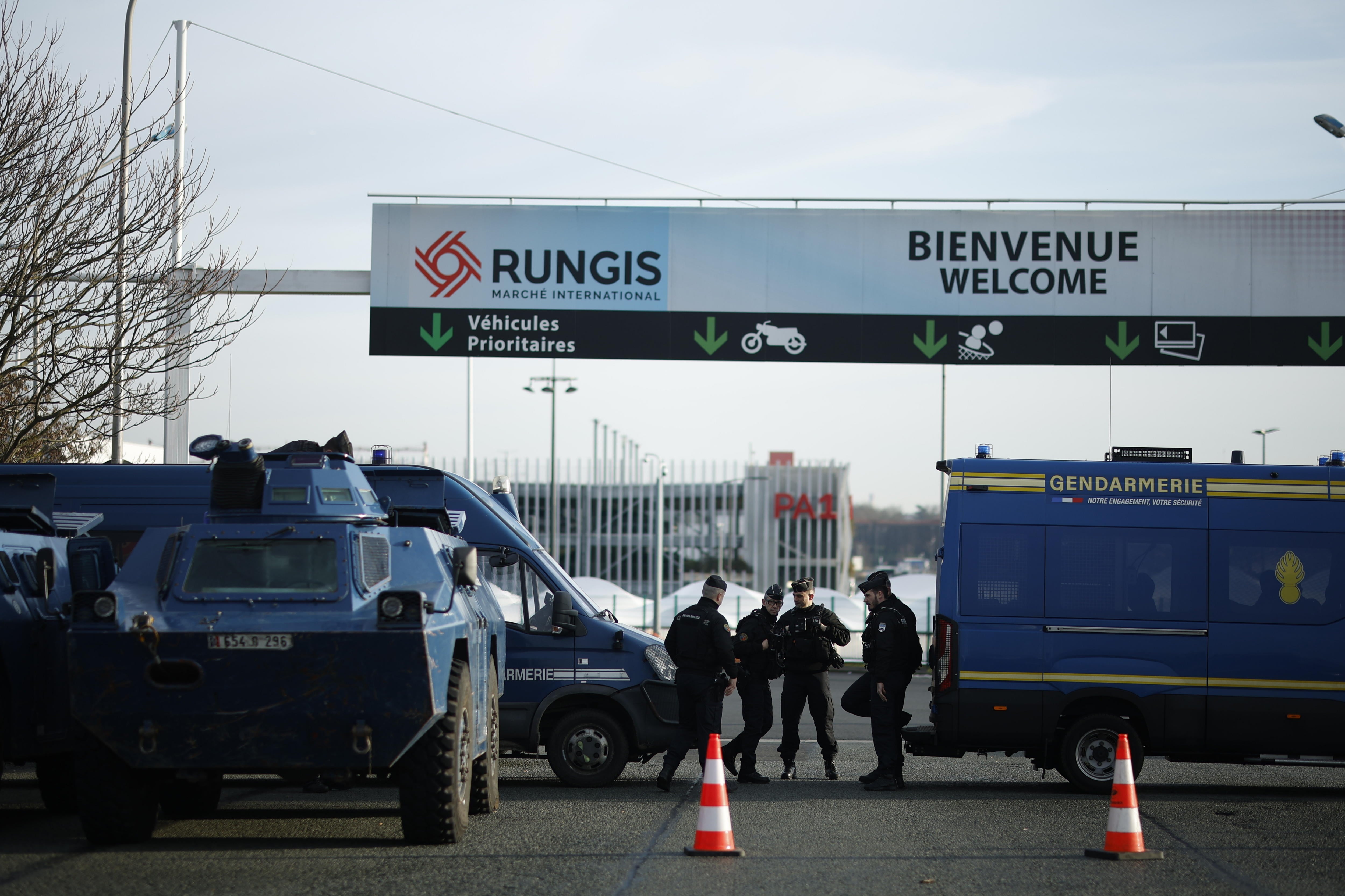 Las autoridades francesas protegen los accesos a París contra las protestas agrícolas.