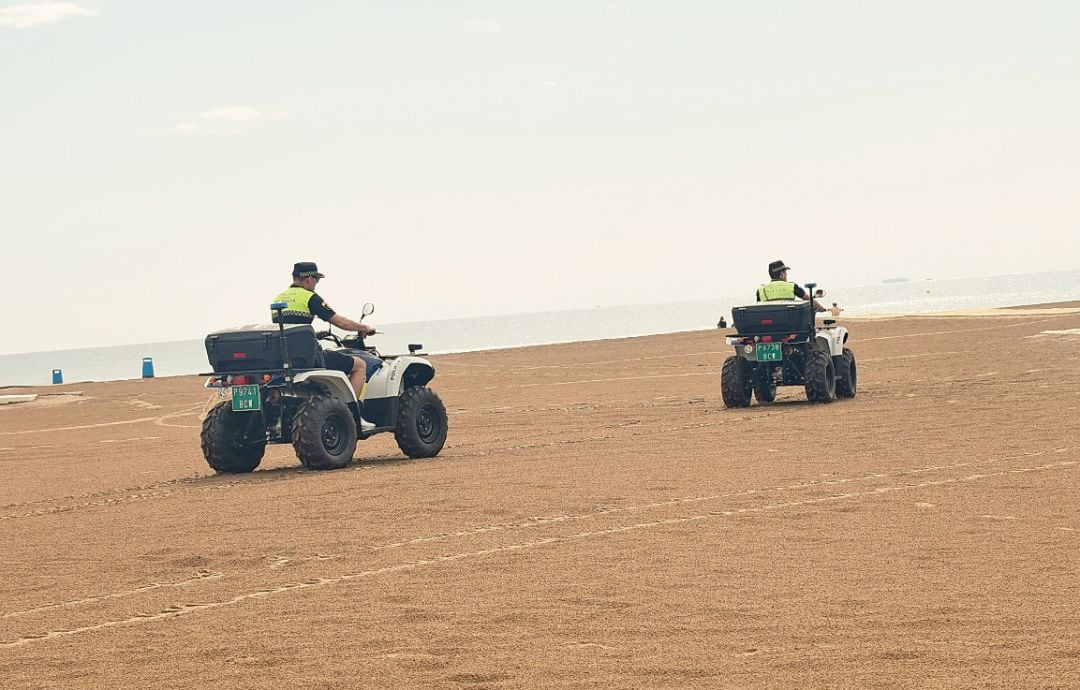 Casi 200 agentes de la Policía Local de València participarán en el dispositivo especial para evitar aglomeraciones en la noche de San Juan.