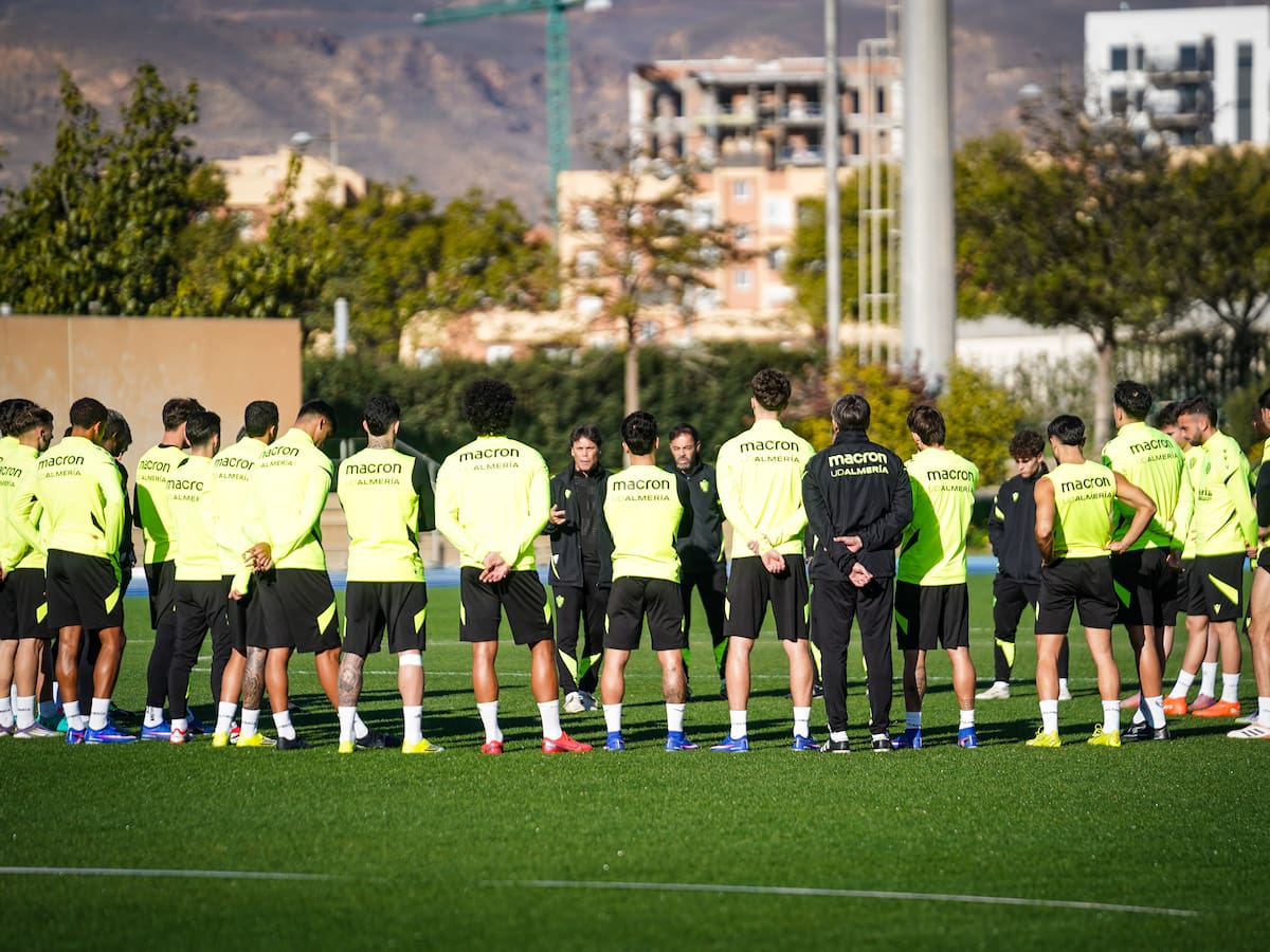 El Almería juega hoy en dos campos