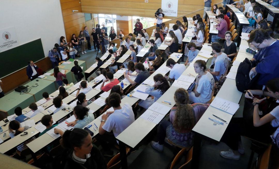 Aula en la facultad de Odontología de la Universidad Complutense de Madrid durante la Evaluación para el Acceso a la Universidad (EvAU), este martes