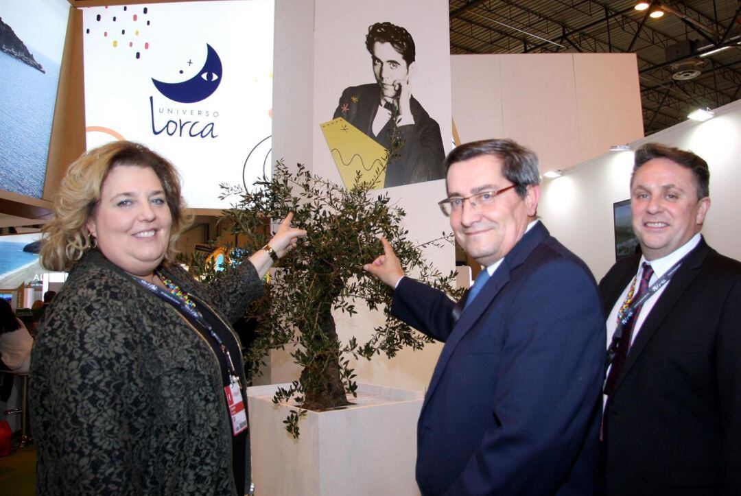 La diputada de Cultura, el presidente de la Diputación de Granada y el diputado de Turismo presentan la oferta cultural alrededor de García Lorca