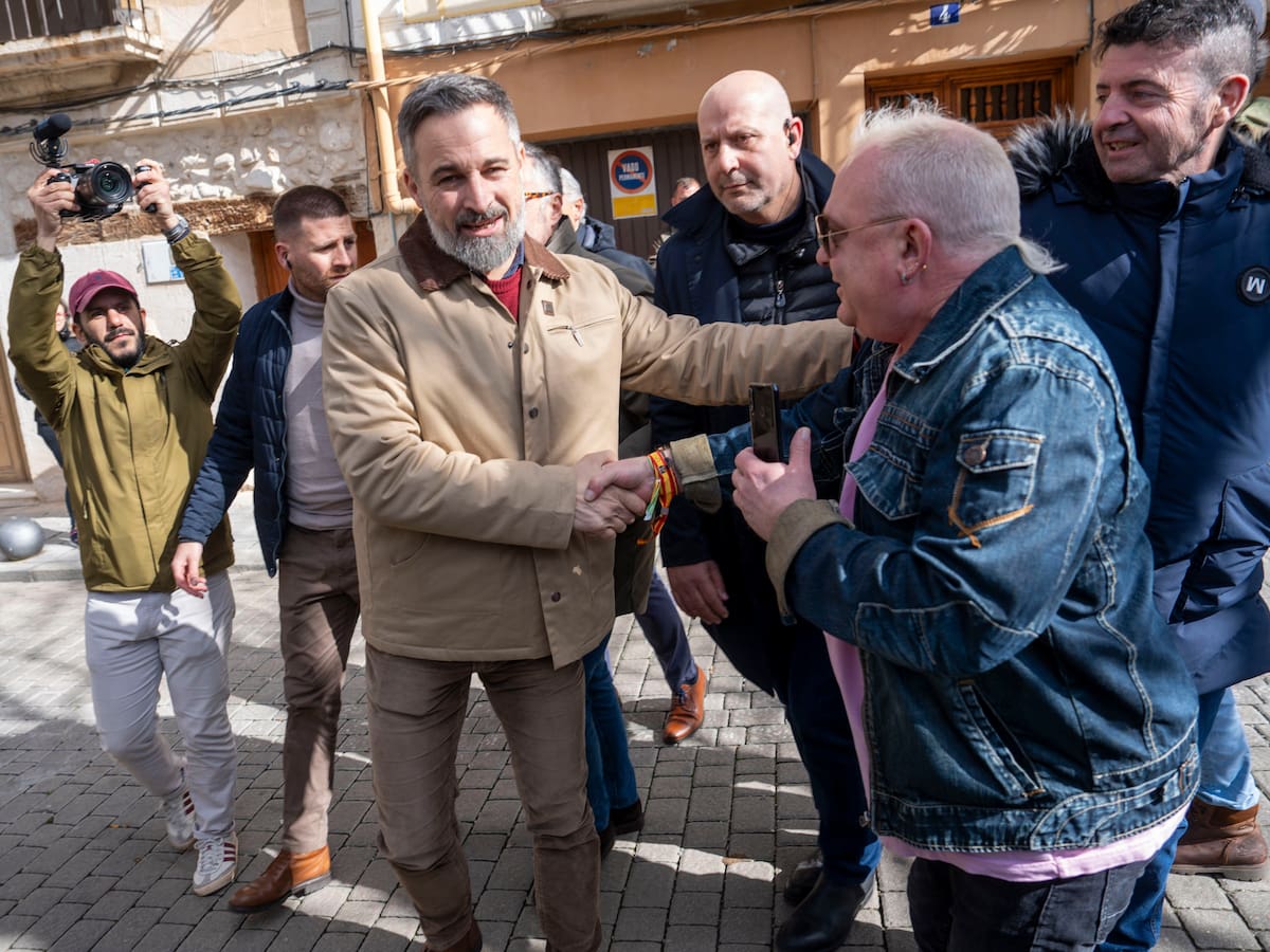 Vox y PP ponen el contador a cero: anuncian nuevas reuniones para desencallar las negociaciones en Extremadura y Aragón