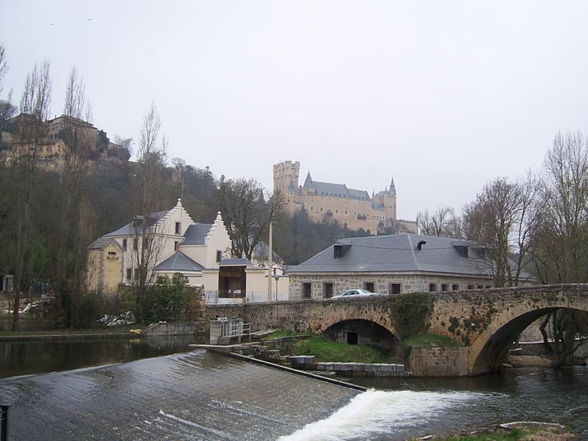 El Ayuntamiento cierra la Casa de la Moneda y paseos junto al río ante el riesgo de inundaciones