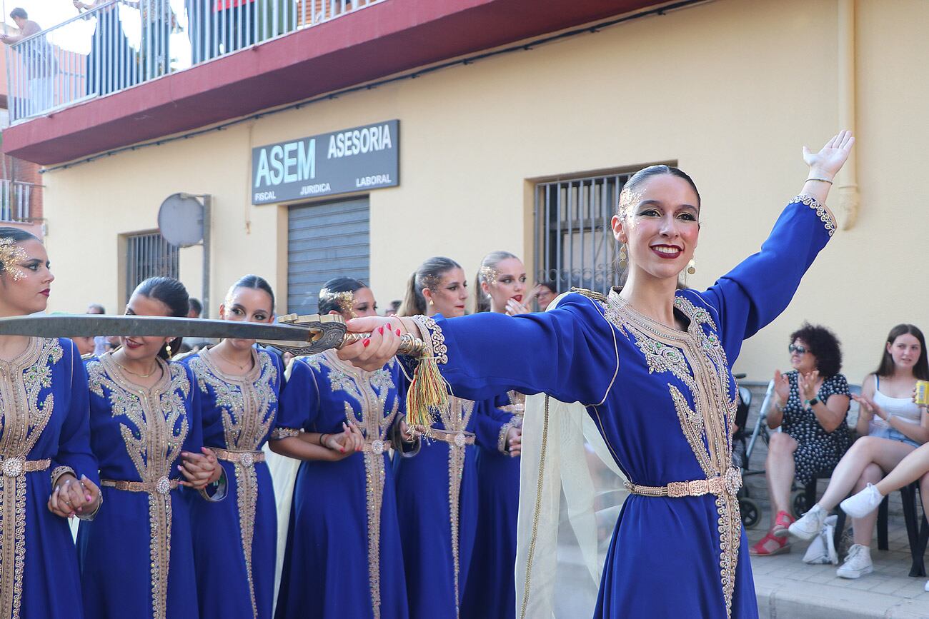 Los Moros Nuevos realizaron un desfile conmemorativo