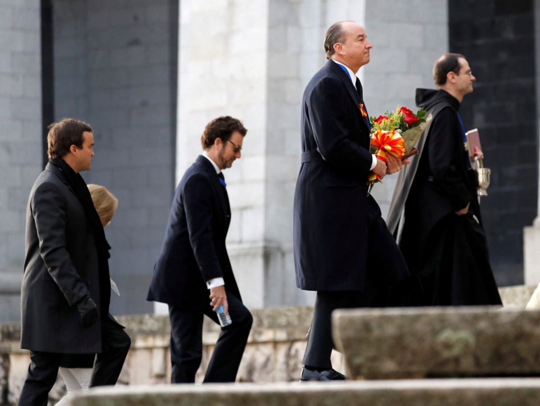 La familia de dictador Francisco Franco y su abogado, Luis Felipe Utrera Molina