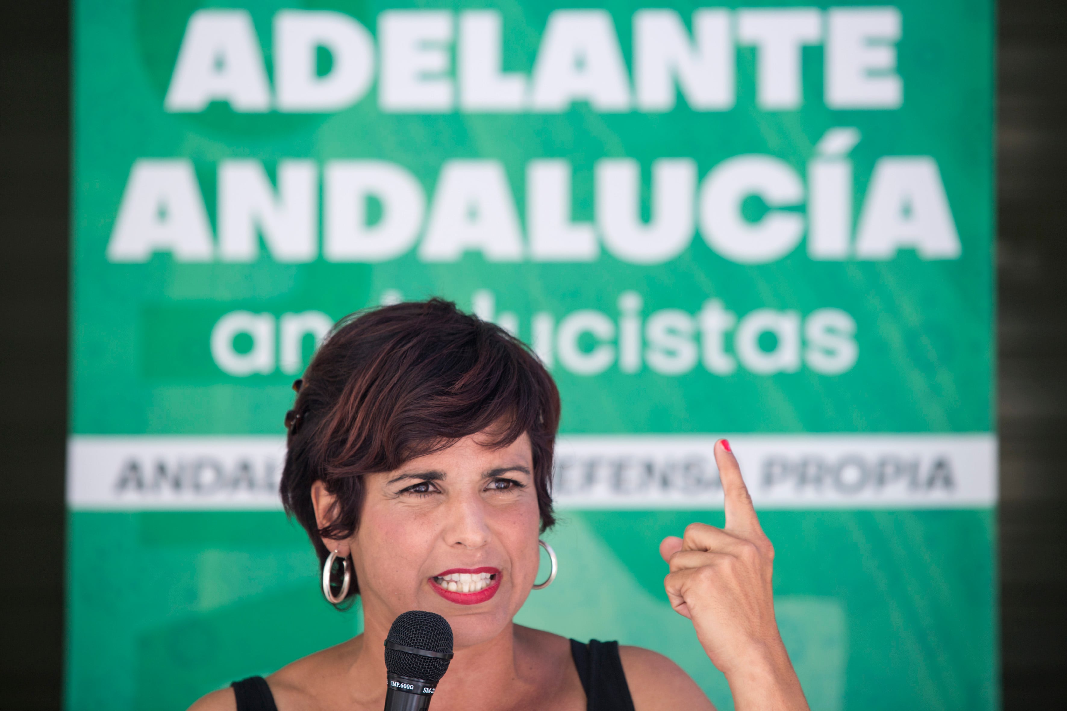 GRAF6049. MÁLAGA, 04/06/2022.- La candidata de Adelante Andalucía a la Presidencia de la Junta de Andalucía, Teresa Rodríguez, participa en un acto público hoy en Málaga. EFE/Daniel Pérez