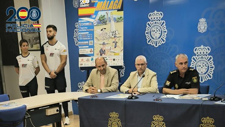 Roberto Rodríguez, inspector jefe: "La obra social de la cofradía atiende a cerca de 800 familias"