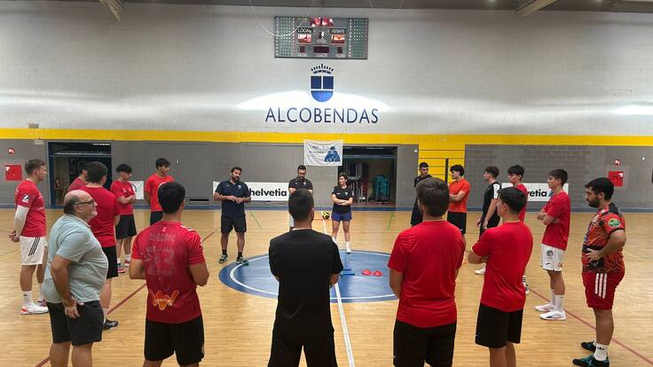 Entrevista a Javier Suárez, técnico del Balonmano Alcobendas, que comienza la pretemporada