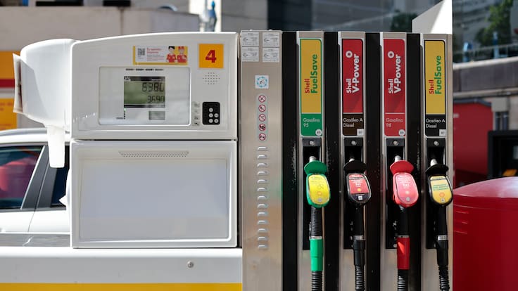 Bruselas advierte a España de que bajar al 10% el IVA de los carburantes va contra la normativa europea