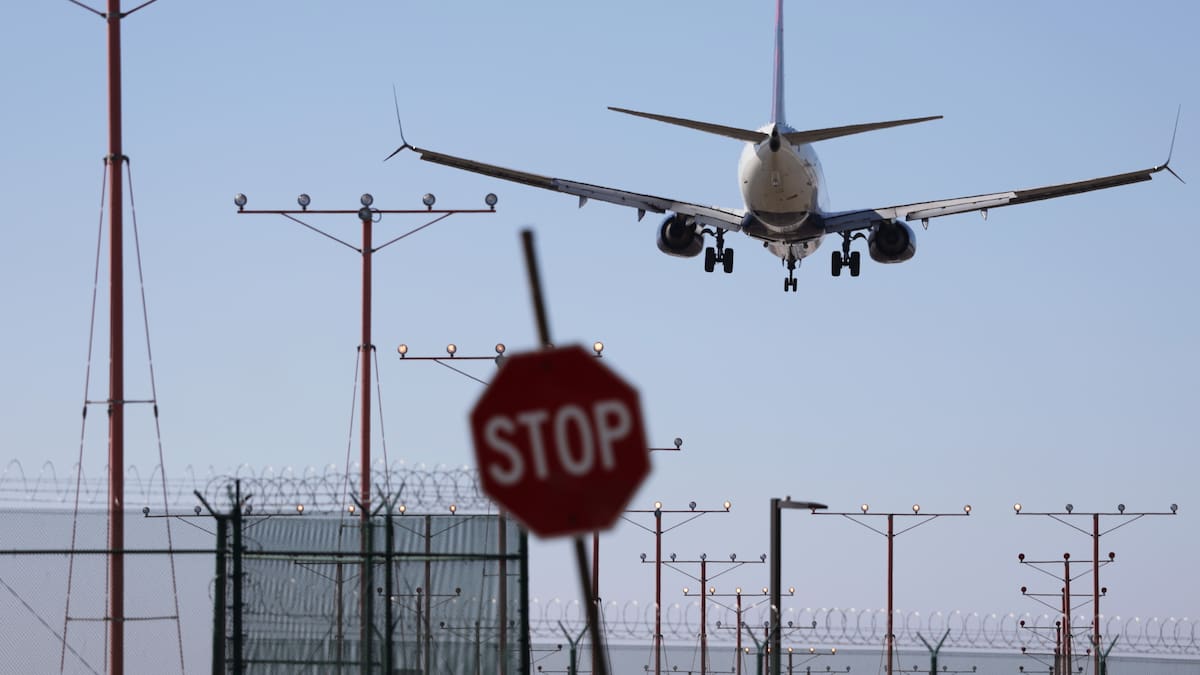 Un controlador aéreo explica por qué los vuelos trasatlánticos están viajando 200 kilómetros por hora más rápido por las borrascas