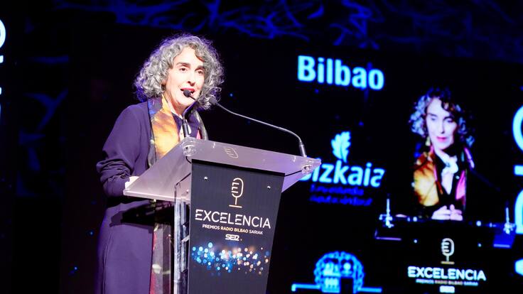 "El euskera nos necesita a todos para seguir creciendo": Ibone Bengoetxea en los Premios Radio Bilbao