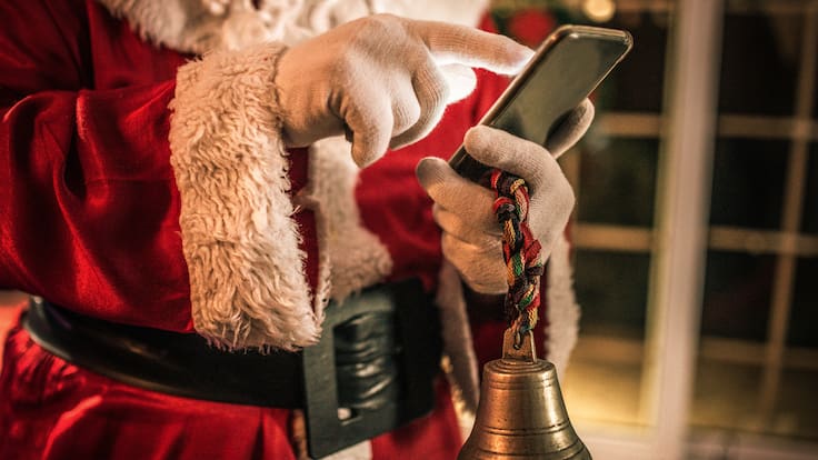 Papá Noel hace escala en Pedrafita y confiesa que es fan de Radio Lugo