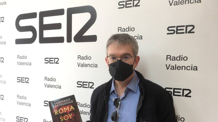 Entrevista a Santiago Posteguiillo