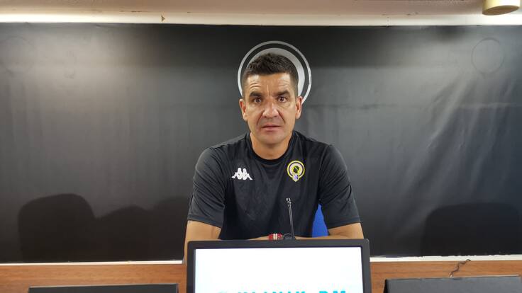 Rueda de prensa de Rubén Torrecilla, entrenador del Hércules, en la previa del partido ante el Badalona Futur