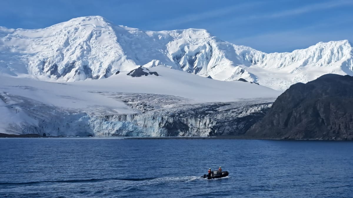 Javier Benayas, Catedrático de Ecología de la UAM, nos habla de que España consolida su liderazgo en investigación antártica tras 30 años de cooperación global