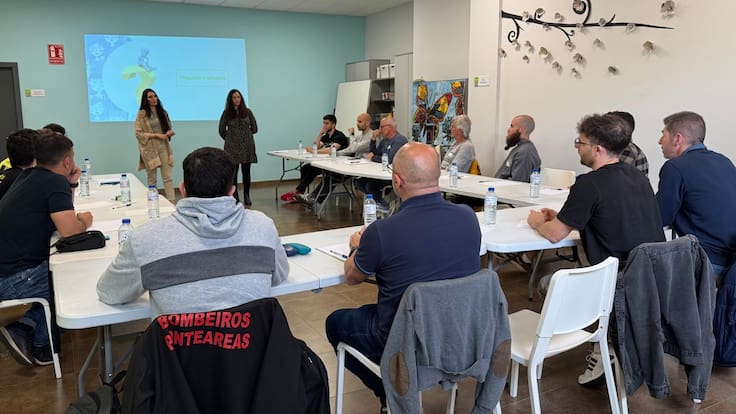 Entrevista a las psicólogas Eva Caparroz y Lorena Francisco, coordinadoras del programa Primeira Liña de Avelaíña