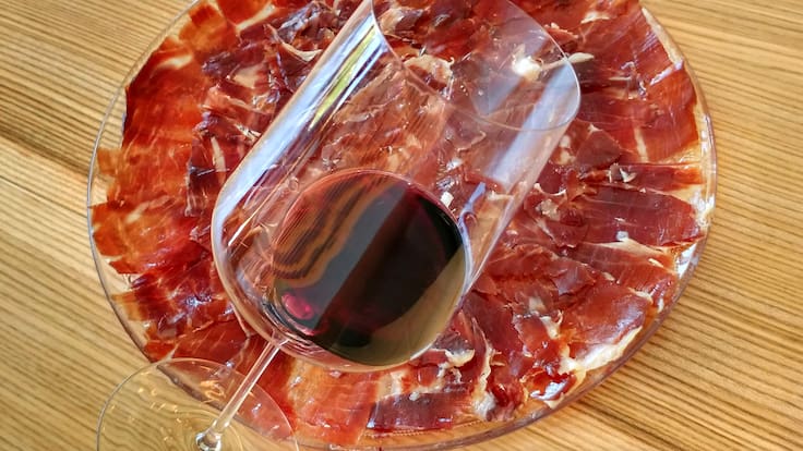 Ángel Jacinto, vicepresidente de la comunidad de vecinos Bellavista: "El presidente tuvo la idea de rifar un jamón y a mí me pareció perfecto"