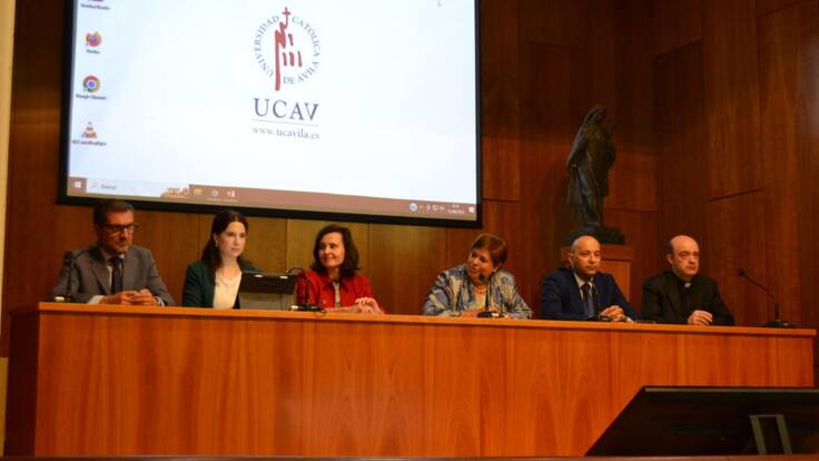 La UCAV comienza el curso con la novedad de Farmacia