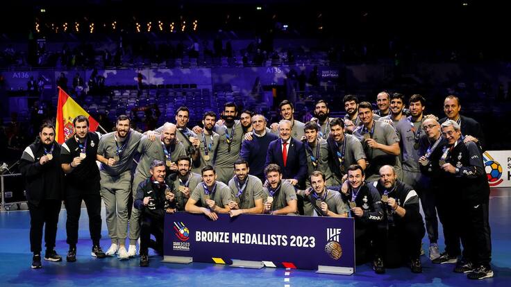 César Montes, sengundo entrenador de la Selección Española de Balonmano, atiende a Hoy por Hoy Madrid Norte tras recibir el premio Ciudad de Tres Cantos