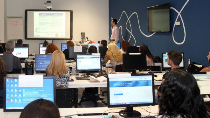 Ángel Sánchez Sanguino, portavoz PSOE Alcobendas, denuncia el cierre del Centro Conecta porque el ejecutivo del PP no ha tramitado a tiempo la licitación del servicio