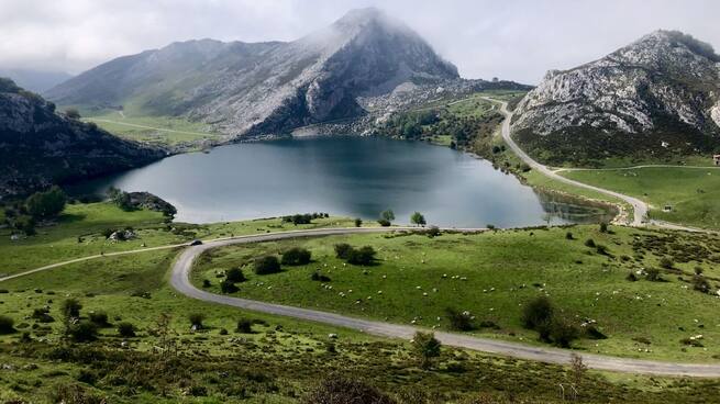José Manuel González, alcalde Cangas de Onís, contrario cierre lagos de Covadonga